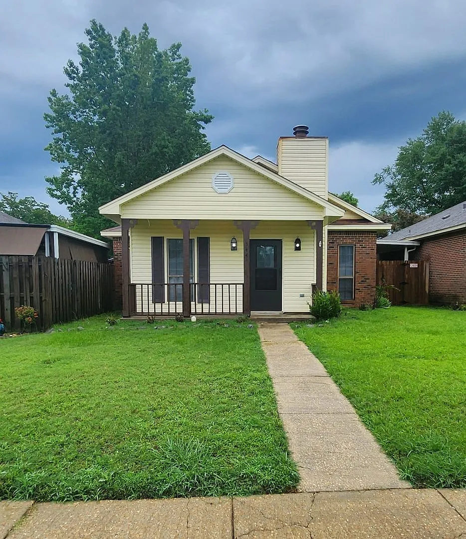 3 Bed 2 Bath Ranch House — Photo 1