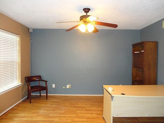 3rd image of 1258 Narrow Ln