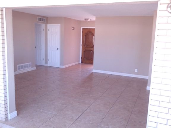 5th image of 131 Clairemont Dr