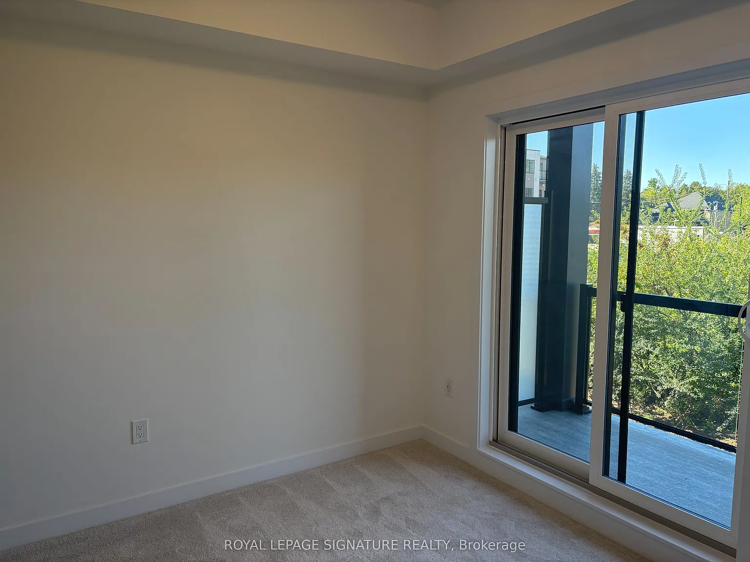 42 Lowes Rd W — Photo 4