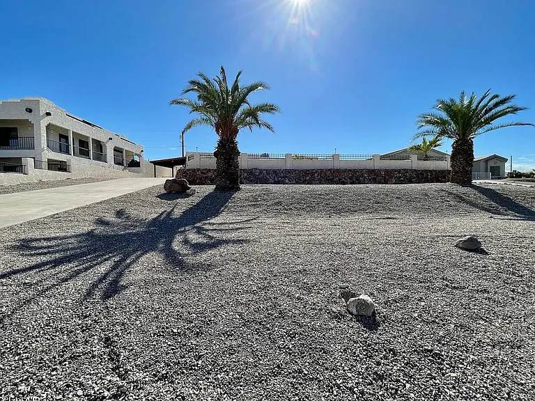 264 Acoma Blvd S — Photo 3