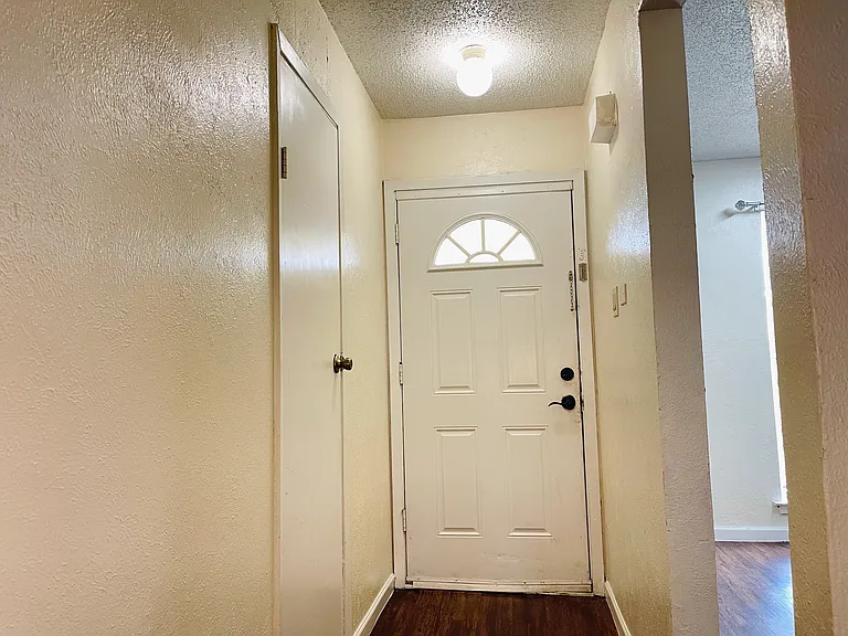 3400 Pleasant Valley Ln #3400 — Photo 13