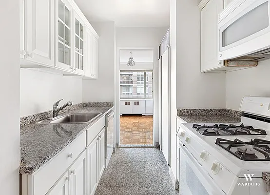 Rented by Warburg | media 21