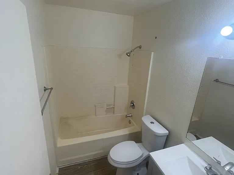 810 S Magnolia Ave — Photo 9