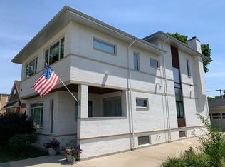 7415 W Main St, Niles, IL 60714