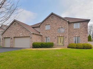 5515 Maple Ct, Lisle, IL 60532