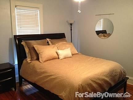 Master Bedroom
						:
						Walk-in closet