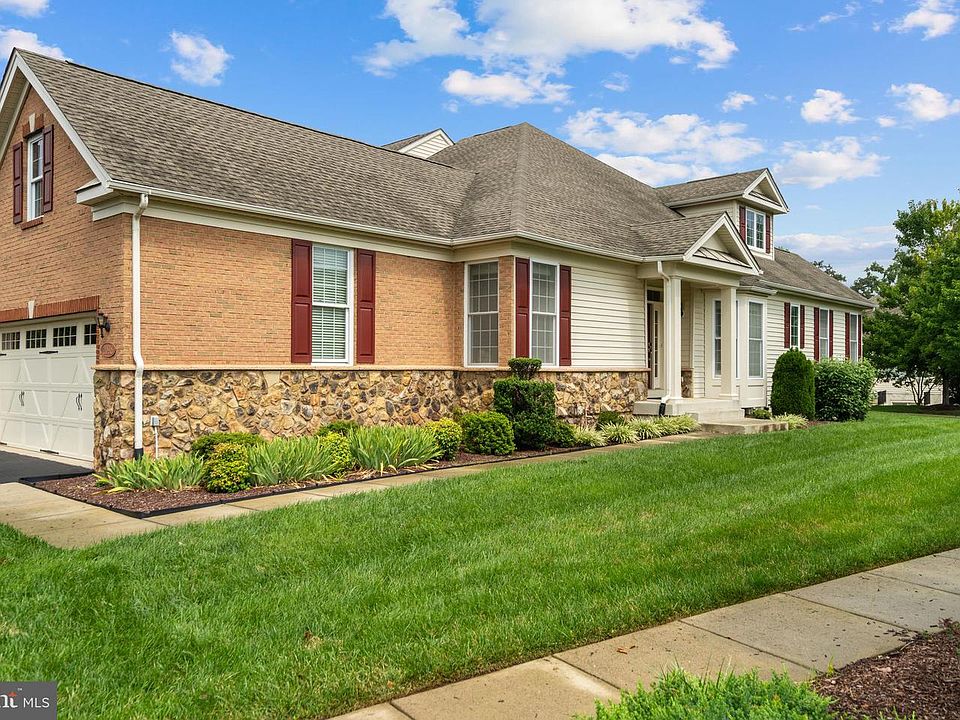 1st image of 20918 Rocky Knoll Sq