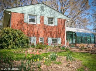 5910 Merritt Pl, Falls Church, VA 22041