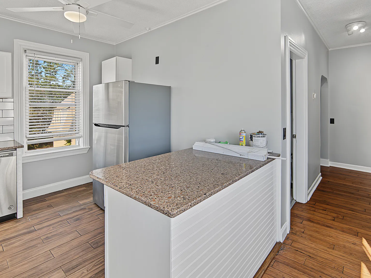 4 bed, 1800 sqft, $2,900 — Photo 2