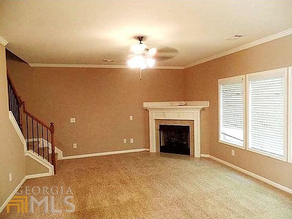 2nd image of 272 Ascott Ln Unit 2