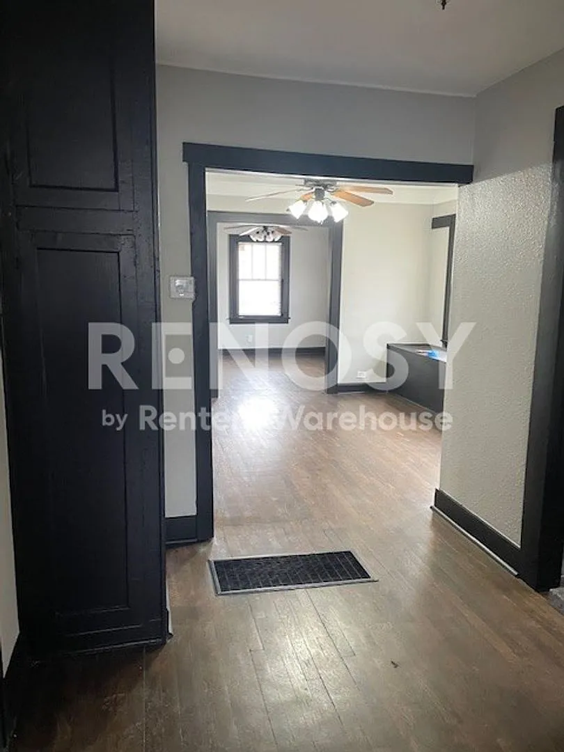 Great location Updated 3-bedroom 2 bath home — Photo 4