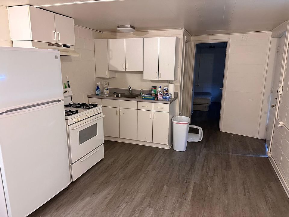 2nd image of 605 S Sequim Ave #5