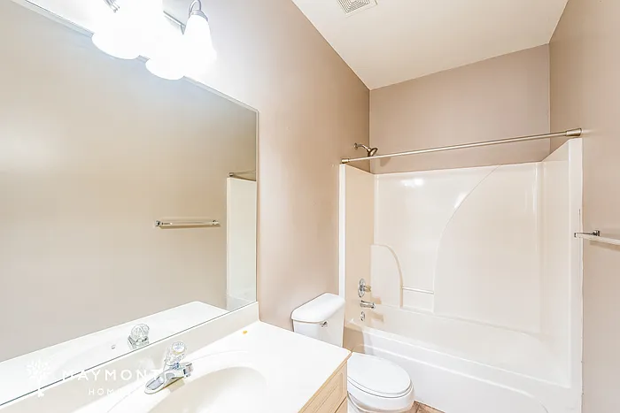1104 Washington Dr — Photo 10