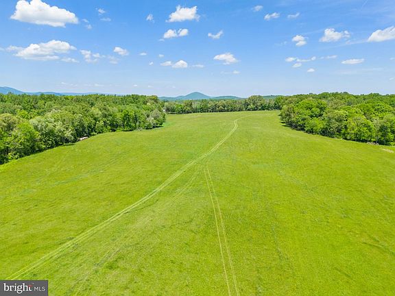 2nd image of Hawthorne Farm Rd