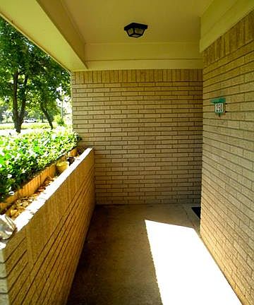 5th image of 250 Greenview Dr