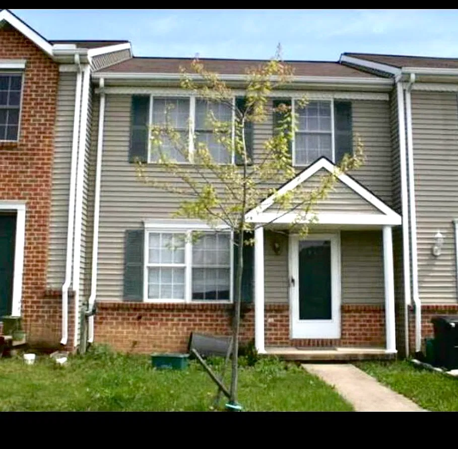 3 bed, 1.5 bath, 1200 sqft, $1,950 — Photo 1