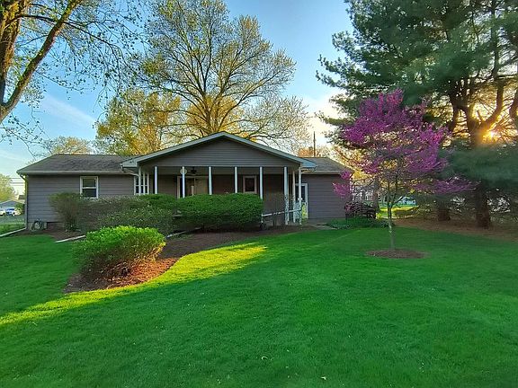 3rd image of 1329 Meadow Ln