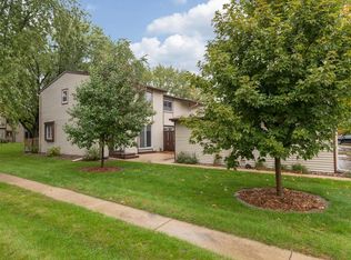 1657 Meadow Cir SE, Rochester, MN 55904