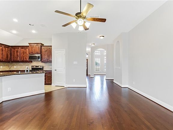 2nd image of 1116 Calla Lily Dr