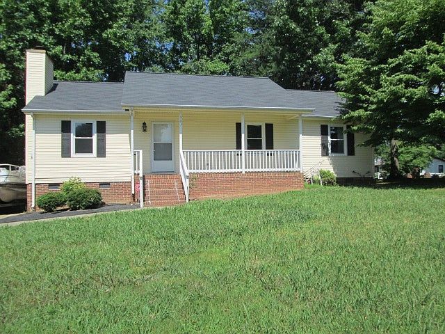 1st image of 303 Brook Pine Dr