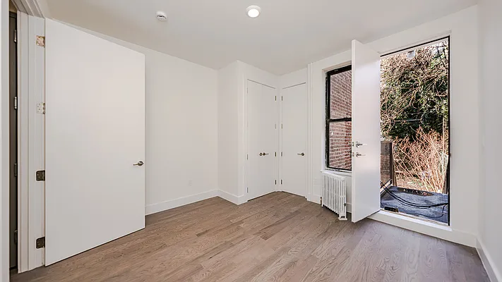 Rented by Nooklyn NYC LLC | media 6