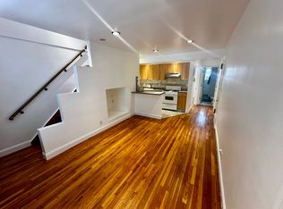 19210 Station Rd APT 3, Flushing, NY 11358