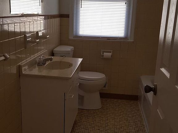 5th image of 2904 Abigail Dr APT 1