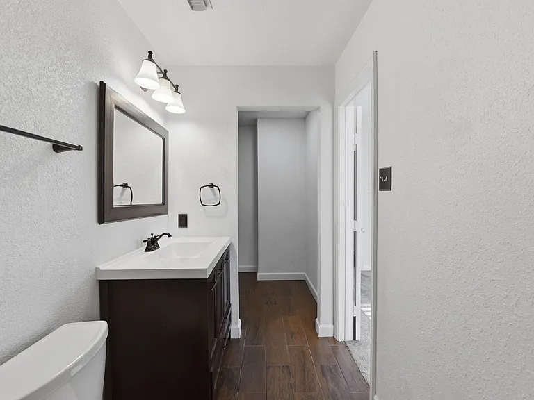 11710 Fossil Rock Ln — Photo 30