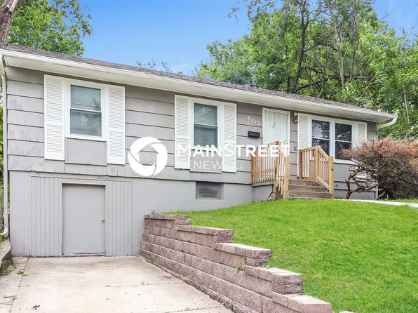 8215 Highland Ave