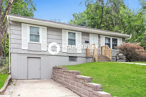 8215 Highland Ave Photo 1