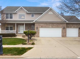 1413 Aspen Dr, Washington, IL 61571