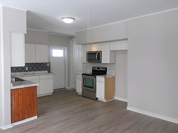 5th image of 612 N Broadway St