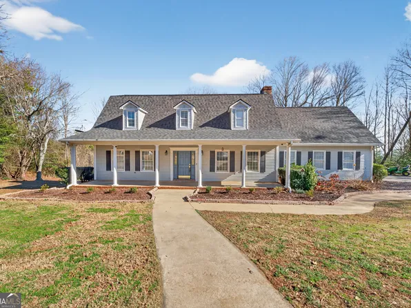 294 Hillcrest Hts, Cornelia, GA 30531