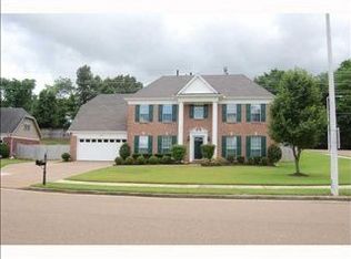 1270 River Bank Dr, Collierville, TN 38017