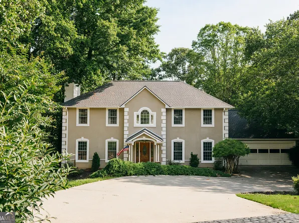 1531 Enota Ave NE, Gainesville, GA 30501