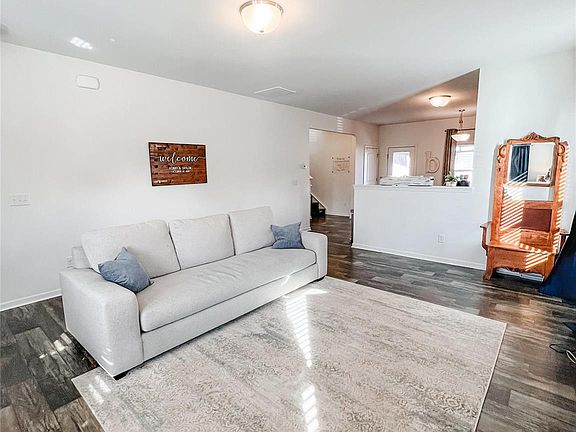 4th image of 829 Georgia Oak Ln