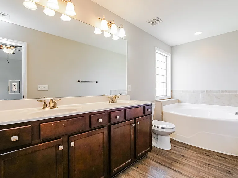 508 McCarthy Dr — Photo 11