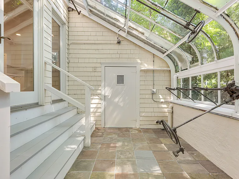 14 Grove Ln — Photo 19