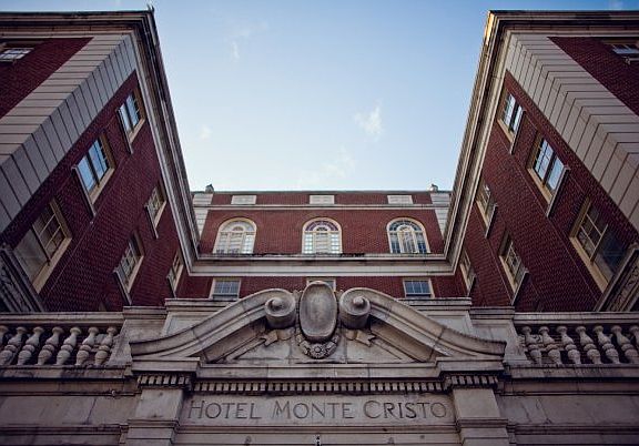 Six stories of art deco brick grandeur.