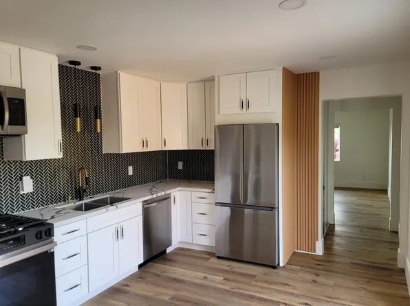 1325 Douglas Dr #A, Vista, CA 92084