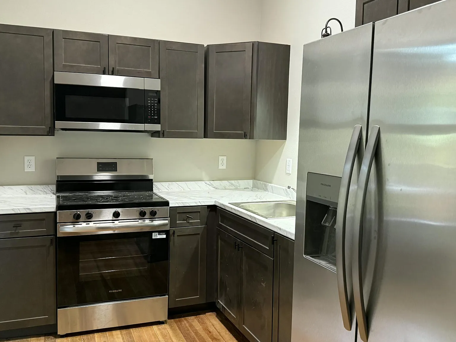 201 W Main (Florence Hotel Apartments) - 9 — Photo 2
