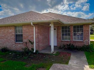 219 Hunters Ln, Eagle Lake, TX 77434