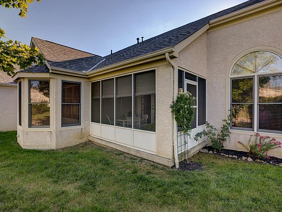 3rd image of 2682 W Vi Lilly Cres