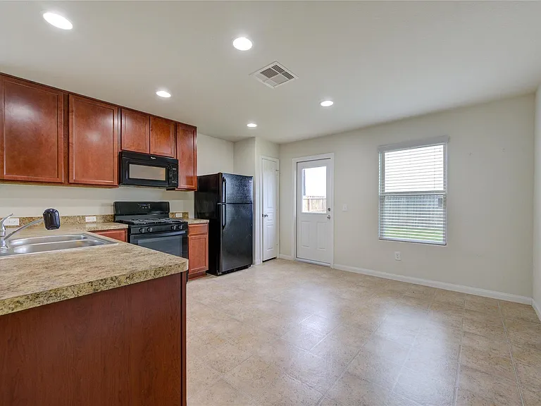 1315 Pease River Ln — Photo 12