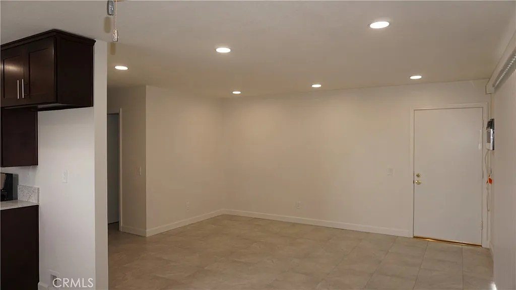 2 bed, 800 sqft, $2,195 — Photo 4