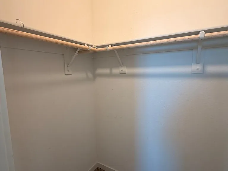 Walking closet-1