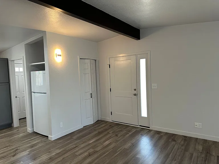 582 Cardinal Way — Photo 8
