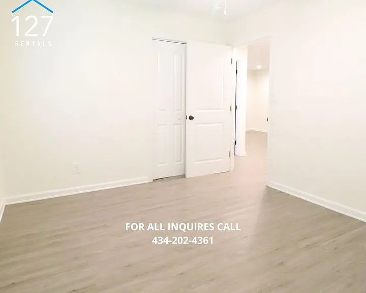3200 Windemere Pl #B — Photo 9