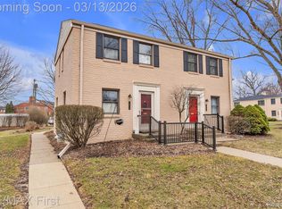 1974 Graefield Rd, Birmingham, MI 48009